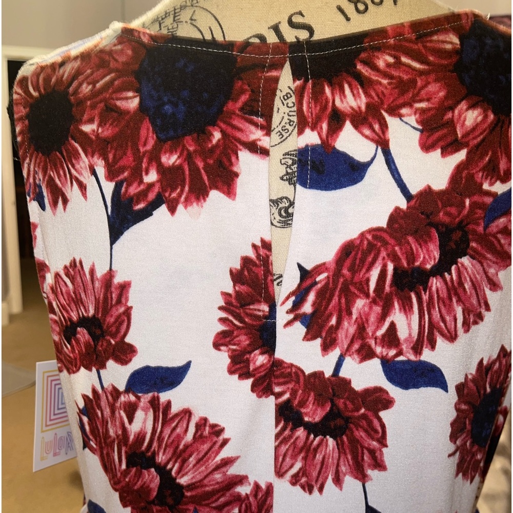 🦜Gorgeous Ladies Sleeveless Tiered Top. B-60 - Picture 5 of 12